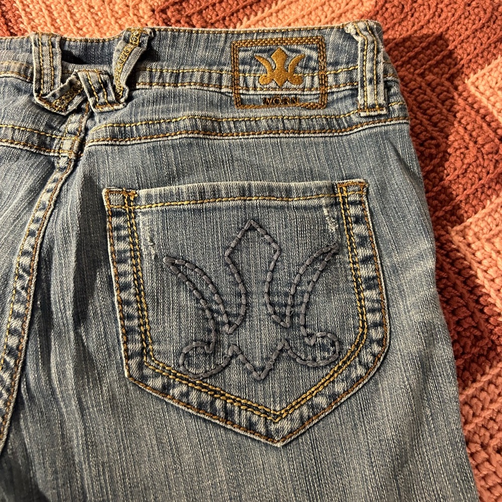 VINTAGE WORN JEANS